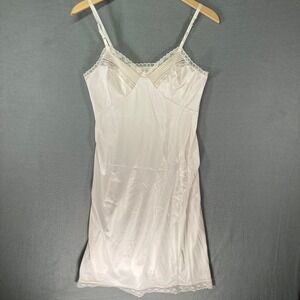 Vintage JCPenney Beige Lace Trim Slip Dress 34/12‎ 100% Nylon Antron III